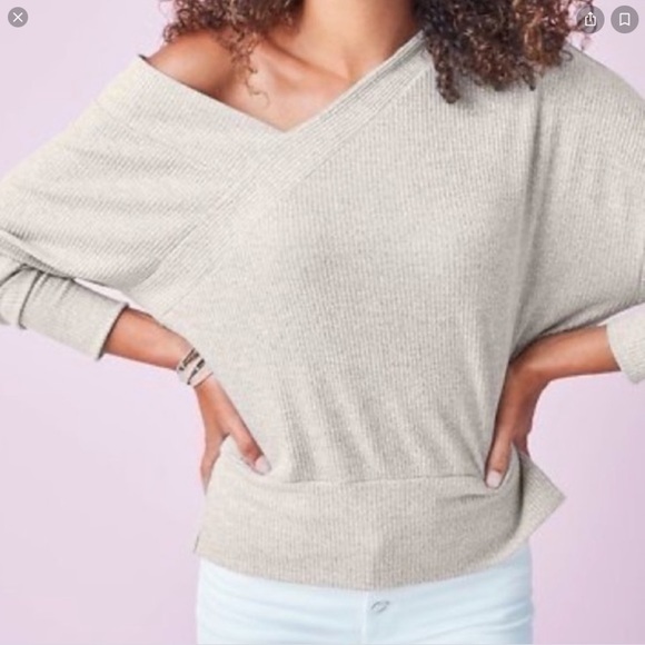 Stella & Dot VNeck Asymmetrical Oatmeal Sweater XS - Picture 7 of 7
